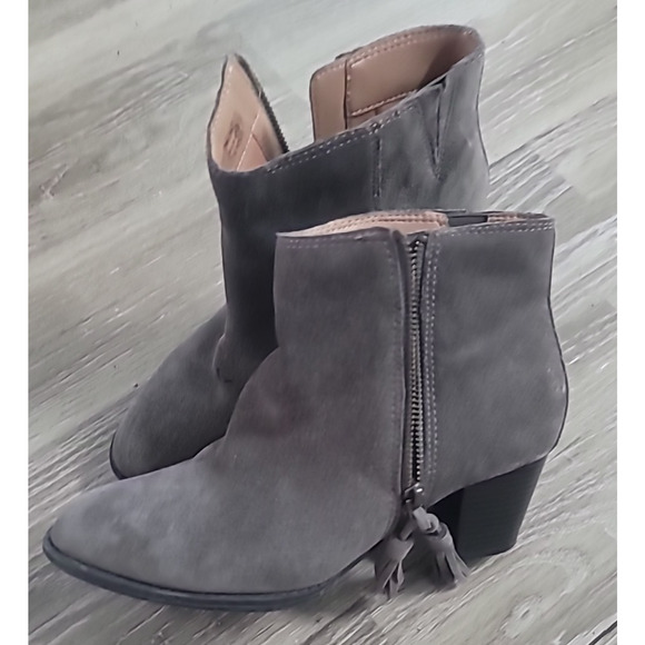 Vionic Womens Ankle Boot Sz 8.5 Suede Taupe Gray Leather Fringe Zip Block Heel - Picture 14 of 16